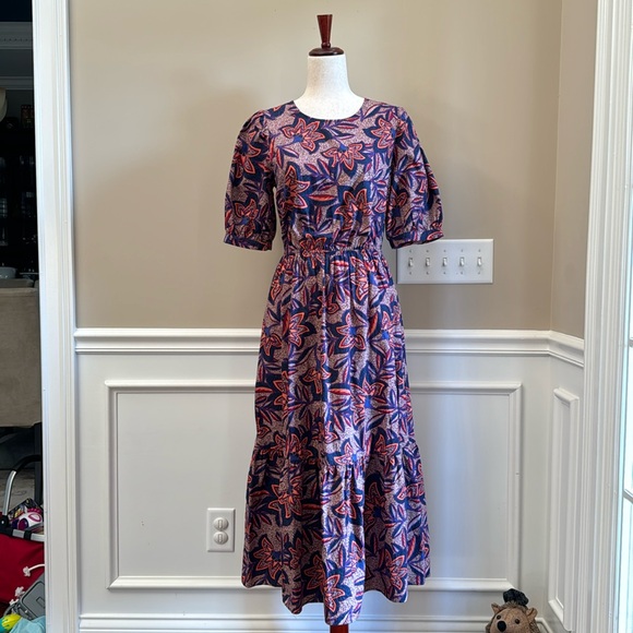 Evereve Dresses & Skirts - Gorgeous Evereve Floral Dress Size Small NWT